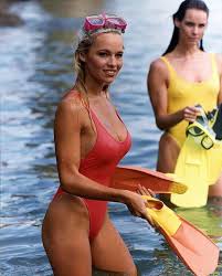 Дуэйн джонсон, зак эфрон, приянка чопра и др. Horosha Chertovka Pamela Anderson Na Semkah Seriala Spasateli Malibu 1992 God Legart Livejournal