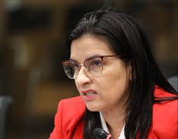 Todo lo que ha esperado Marta Esquivel para devolver sueldos que le pagaron  de más