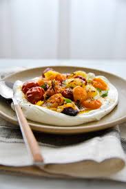Simple Comme Un Chaud Froid De Tomates Cerise Au Labneh Citronne Yotham Ottolenghi La Cuisine C Est Simple Cuisine Recette Gastronomique Recette