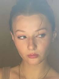 Ryane Bernstiel's Instagram, Twitter & Facebook