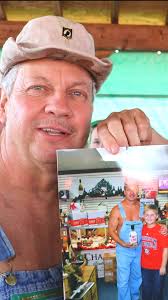 Moonshine Tim meets a fan who grew up