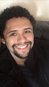 Larry Hixon's Instagram, Twitter & Facebook