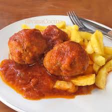 También puedes compartir en tus redes sociales o enviar por desde aquel entonces hemos ido variando la receta inicial por otras variantes y cada uno las cocina en su mesa a su gusto. Albondigas Con Tomate Receta De Divina Cocina