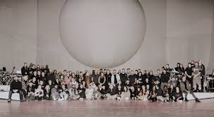 Find and book more experiences in our wonderful collection to help create memorable moments. Sweetener World Tour Ariana Grande Wiki Fandom