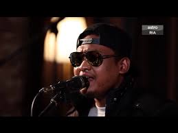Download lagu sambutlah kasih lovehunters mp3 gratis dan download mp3 sambutlah kasih lovehunters full album, lagu pop dan musik indonesia terbaru. Sambutlah Kasih Mp3 Download 320kbps