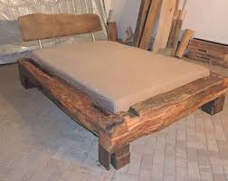 Bett Aus Alten Eichebalken Historisches Fachwerk Log Furniture Plans Furniture How To Make Bed