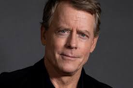 greg-kinnear-smoke-off-the-grid