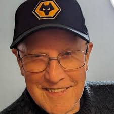 i support Leyton Orient i would like to chat to a Lorient supporter about  our teams as i would like to know more about them i was so sad to see them