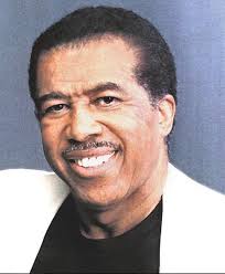 Condolences to the family and friends of Mr. Earl Waight, may he R.I.P.,  Earl was the lead singer of Skyliters band. Early to mid-1970s at the  Foreign Inn. Los Angeles California.