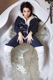 Enjoy fast delivery, best quality and cheap price. Pin On Fully Clothed Girl Takes A Bath Wearing Levis Jeans