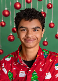 If I had an award for "most festive outfit" at holiday minis, these two  would win it every year. 🌲🎅🏽😆