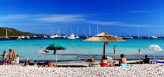 The name of the island derives from its shape as it is almost 50 km long and between 1 and 5 km wide. Strand Sakarun Insel Dugi Otok Kroatien Strande
