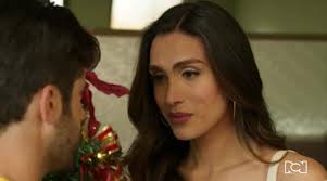 The plot revolves around lala jiménez, a young and beautiful woman who has returned from paris to colombia to help her mother with her debts, but on her return she falls in love with francisco, a businessman who by circumstances of life is involved in a. Lala S Spa Capitulo 70 Pikopiko