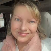 Debbie Paulsen's Instagram, Twitter & Facebook