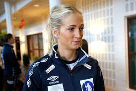 Linn jørum sulland började spela handboll på korsvoll il och flyttade till stabæk håndball 2001. Linn Jorum Sulland Store Norske Leksikon