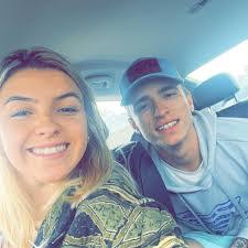 Amber Boling's Instagram, Twitter & Facebook