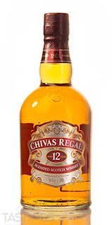 Es un blended suave, sabroso y espléndido que mezcla los mejores whiskies de malta y grano madurados durante un mínimo de 12 años. Chivas Regal 12 Year Blended Scotch Whisky Scotland Spirits Review Tastings