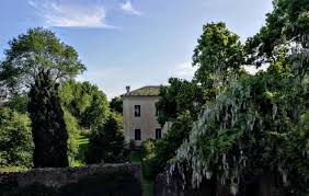It contains over 625 acres of woodland. La Tenuta Di Torrecchia Vecchia Apre Alle Scuole Latinapress