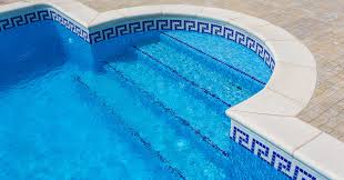 Preferer Le Carrelage Au Liner Pour Le Revetement De Votre Piscine