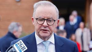 Kooyong in the balance as Monique Ryan clings on, Liberal candidate Amelia  Hamer closes to within 1,000 votes of Teal rival