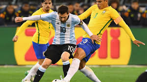 Η βραζιλία με τη σειρά της, παίζει μεν στο «μαρακανά» αλλά οι συνθήκες του αγώνα καθιστούν ουσιαστικά ουδέτερο το γήπεδο. Jounoq8n1mh7um