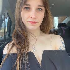 Alisha Thacker's Instagram, Twitter & Facebook