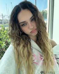 happy holidays to our EYEKONS 😇🎄 what are some of your favorite things  during the holidays? 🤍 #KATSEYE