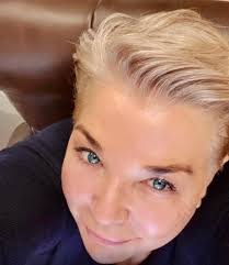 Zoe Garner's Instagram, Twitter & Facebook