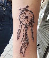 1001 Ideen Und Bilder Zum Thema Traumfanger Tattoo Tattoo Unterarm Frau Blumen Tattoo Arm Frau Blumen Tattoos Frauen Arm
