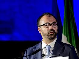 Le iscrizioni on line sono obbligatorie per le scuole statali e facoltative per le scuole paritarie; Il Ministro Dell Istruzione Fioramonti Ha Dato Le Dimissioni Si Fa Avanti Morra Corriere It