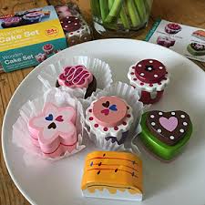 Landhausstil kuchen mit terrakottaboden ideen design bilder houzz. Bee Smart Kuchen In Der Serviertablett 6 Stucke Aus Holz Amazon De Spielzeug