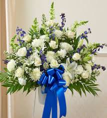 Chrysanthemums was originated in china and are well liked by chinese. Flower Arrangement Delivery To Chinese Funeral Homes In Toronto Torontofuneralflowers Com