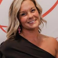 Amanda Beyer's Instagram, Twitter & Facebook