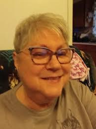 Suzy Bruce's Instagram, Twitter & Facebook