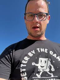 Derek Devries's Instagram, Twitter & Facebook