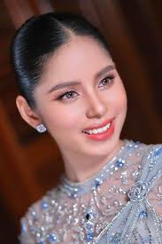 សំអាងការអប្សរាភ្នំពេញ Apsara Phnom Penh Wedding Planner✨ Makeup by Pit Ter  Hairstyle by SreyDa Hairstyles Dress by @channy Contact work 081592095