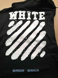 Entdecke die neuesten trends auf stylight.de. Qc Off White Spray Paint Mirror Mirror Hoodie Album On Imgur