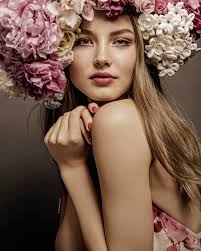 November 7, 1988 : Princess Diana At A State Banquet At The Champs Elysee  Palace, Paris, France 🤍