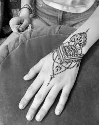 Mendhi Hot Tattoo Neck Tattoo Arm Tattoos For Guys Tattoos For Guys