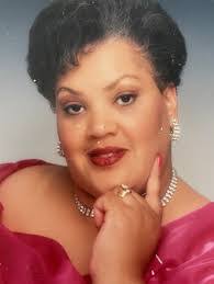 Rebecca Everett's Instagram, Twitter & Facebook