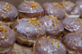 Tłusty czwartek 2021 rozpoczyna ostatni tydzień karnawału. Kiedy Bedzie Tlusty Czwartek W 2021 Roku Tak Robia Paczki W Starachowicach Wideo Starachowice Eska Pl