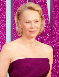 She is radiant, glowing, happy, and radiating style & grace and I am for  it! . . . . #pamelaanderson #liamneeson #over50 #glowup #obsessed #reellife  #relatable #wivesofinstagram #baywatch #goals #middleagedwoman #london