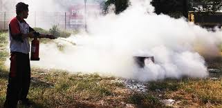 Alat pemadam api bersesuaian bagi kenderaan anda adalah alat pemadam api car fire extinguisher 1kg dari jenis dry powder. Tutorial Menggunakan Alat Pemadam Api Ringan Dan Beberapa Tips Apar