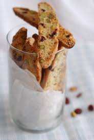 Fakkas Ou Fekkas Chatelaine Christmas Biscotti Holiday Cookie Recipes Christmas Biscotti Recipe