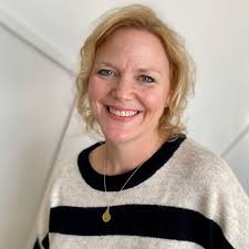 Julia Means is a highly respected registered nurse in Milwaukee, celebrated  for her tireless dedication to patient care and community health. With a  career spanning several decades, Julia has consistently demonstrated  exceptional