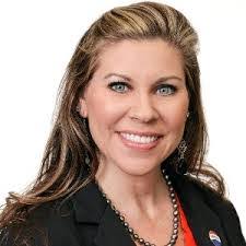 Amanda Stokes's Instagram, Twitter & Facebook