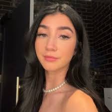 Rebecca Bruner's Instagram, Twitter & Facebook