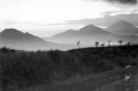  Mountains in Bali Mount Batur Mount Abang and Mount Agung Around 1910 Bali Mountains Indonesia