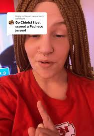 Replying to @Devon Hernandez #🎀🎀🎀 #weirdosassemble #responsevideo  #kindnessmatters🦋 #positivevibes #mentalhealthawareness