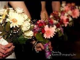 Looking to get some laughs during your bridal bouquet toss? Bouquet Toss Song All Single Ladies To The Floor Youtube